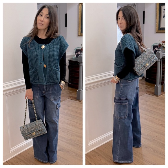 MADE IN ITALY OVERSIZED FABULOUS GOLD BUTTON CARDIGAN SWEATER VEST - Picture 2 of 3